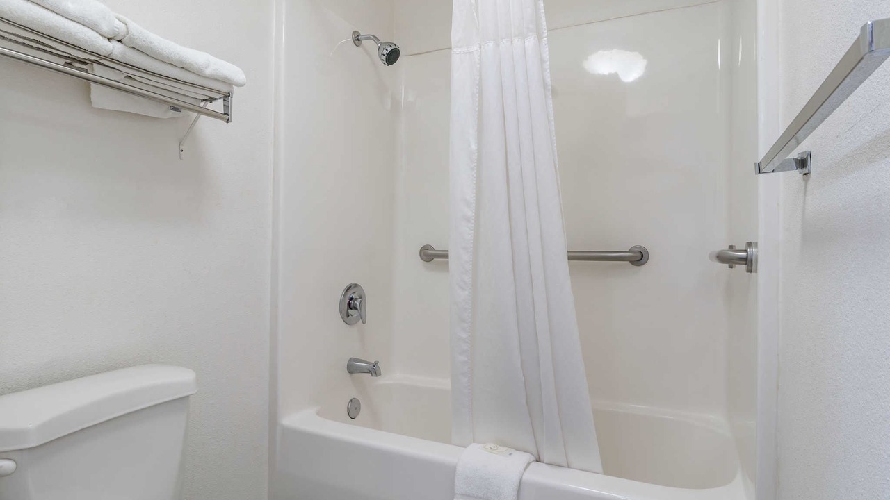 Photo of Bathroom in Roseburg