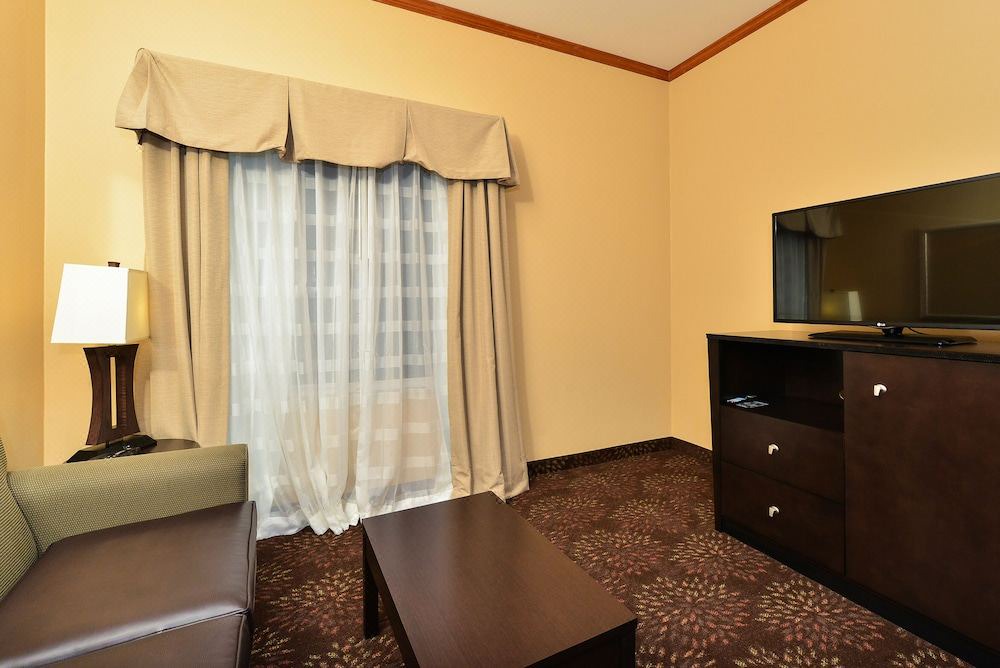 Photo of Livingroom in Pleasant Valley