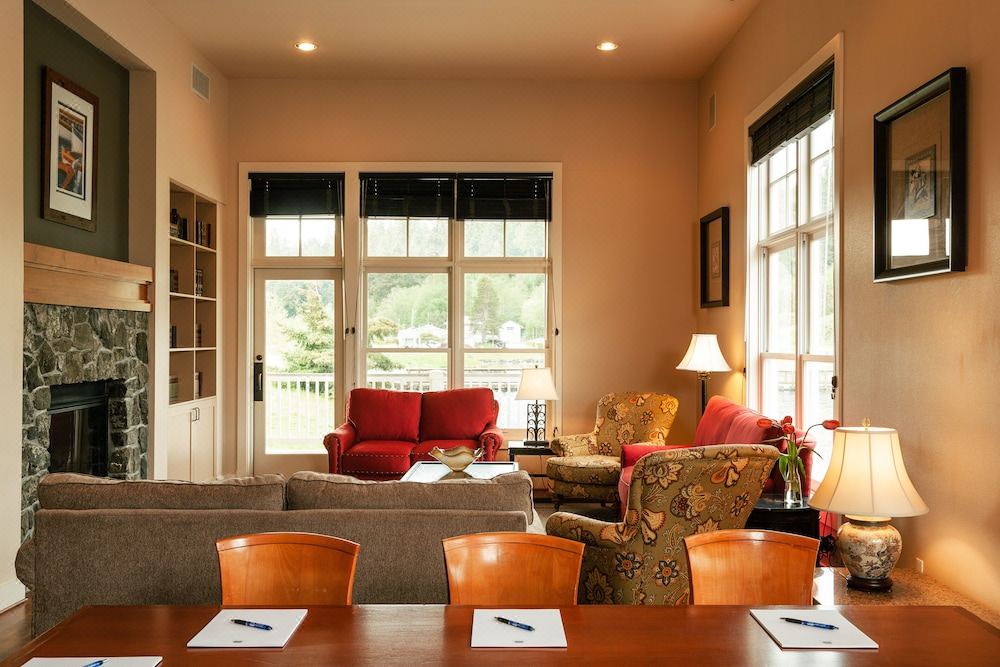 Photo of Livingroom in Port Ludlow