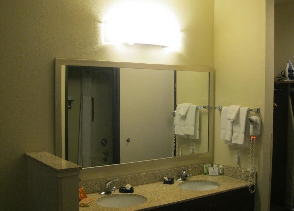 Photo of Bathroom in Dupont