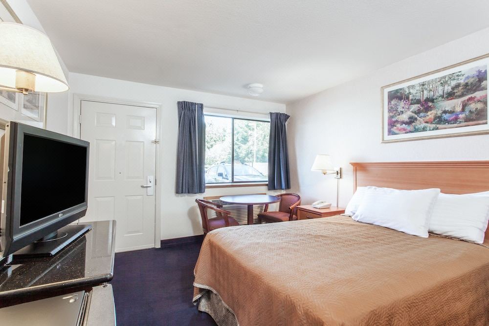 Photo of Bedroom in Edmonds