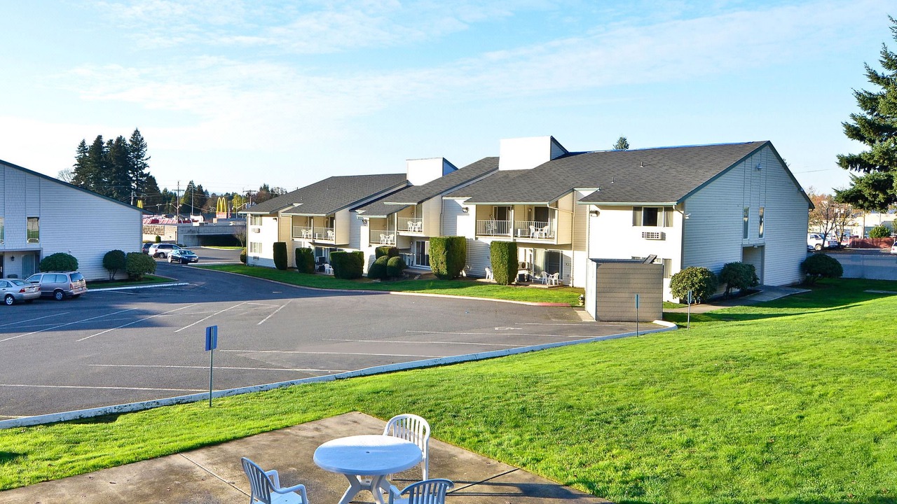 Photo of Buildings in Hazel Dell South