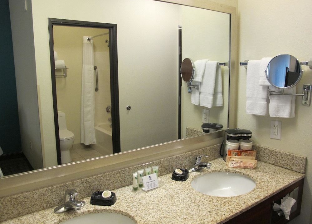 Photo of Bathroom in Dupont