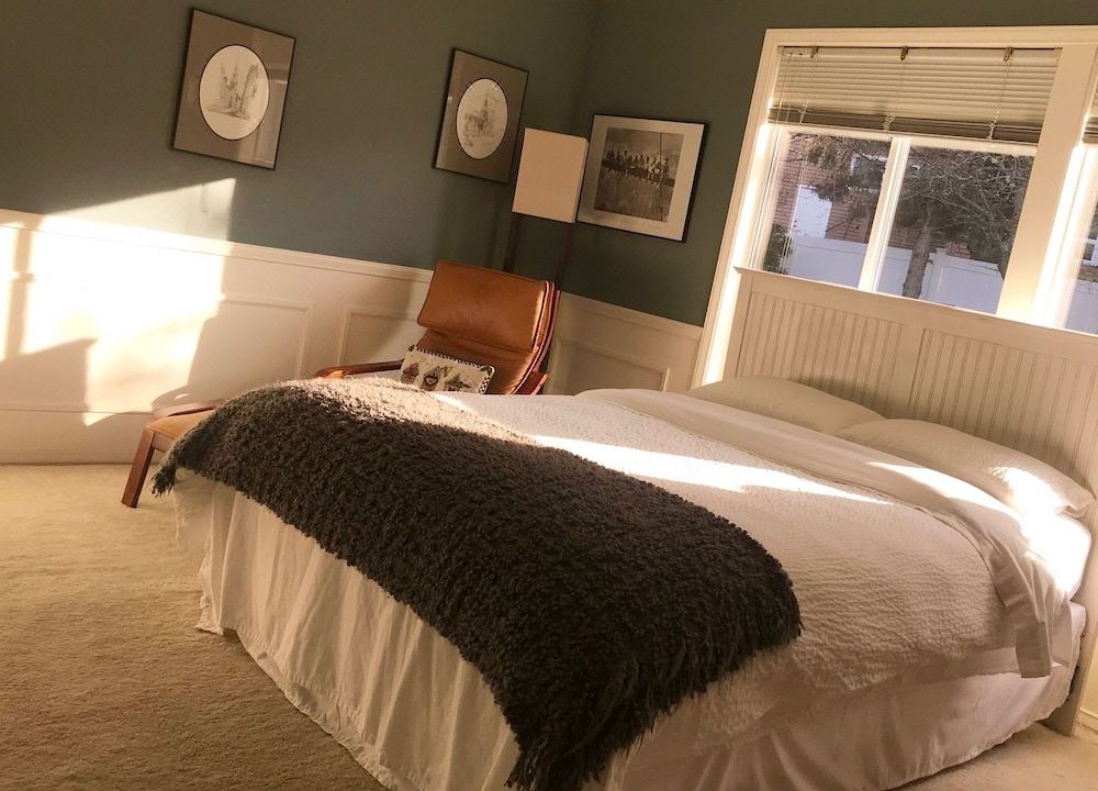 Photo of Bedroom in The Bowl of Edmonds