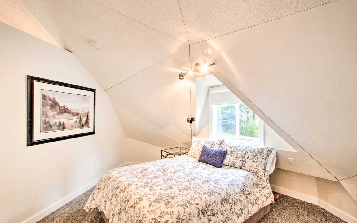 Photo of Bedroom in Eatonville