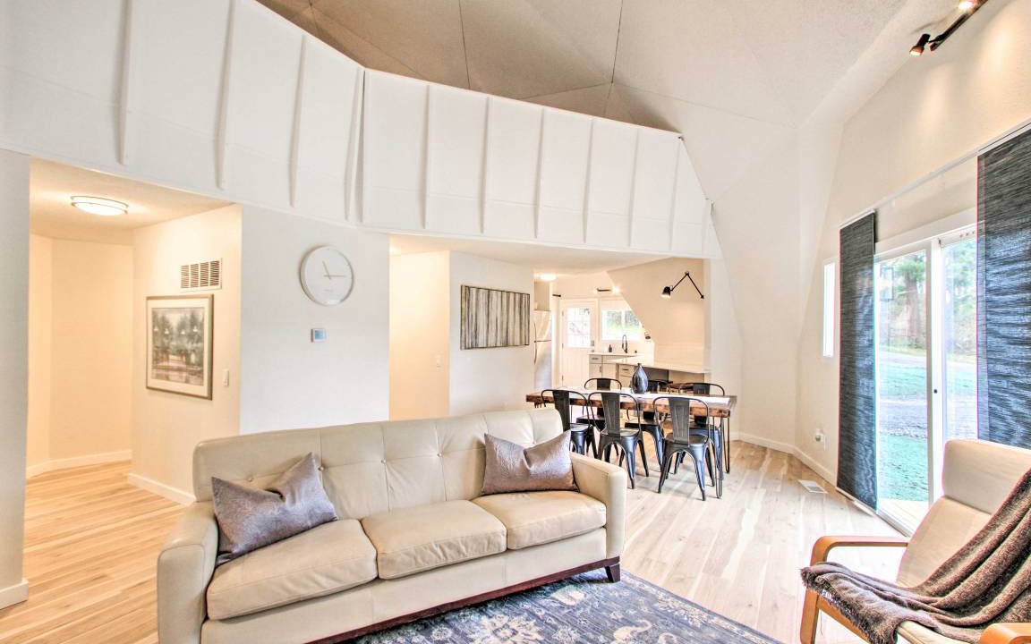 Photo of Livingroom in Eatonville