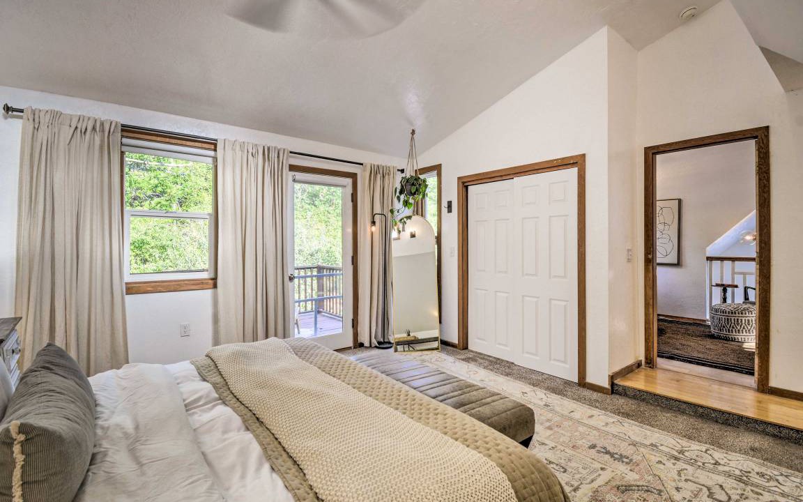Photo of Bedroom in Lakebay