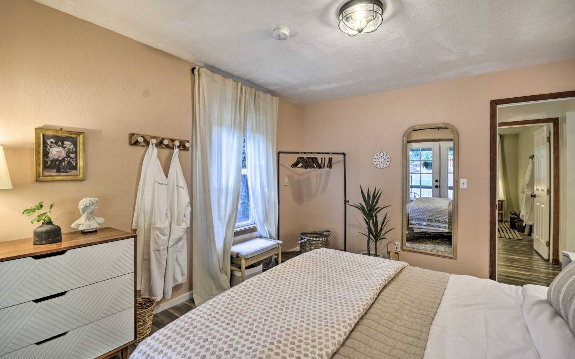 Photo of Bedroom in Lakebay