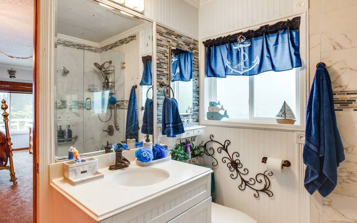 Photo of Bathroom in Lakewood