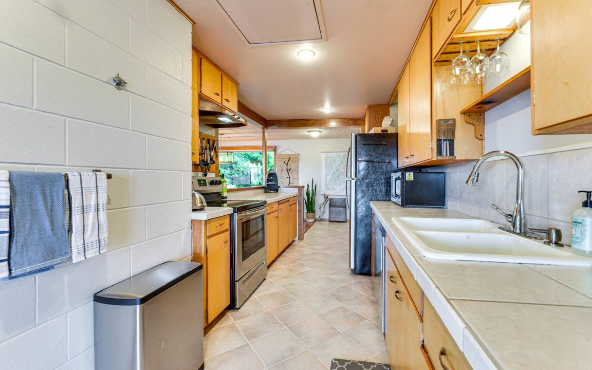 Photo of Kitchen in Anderson Island