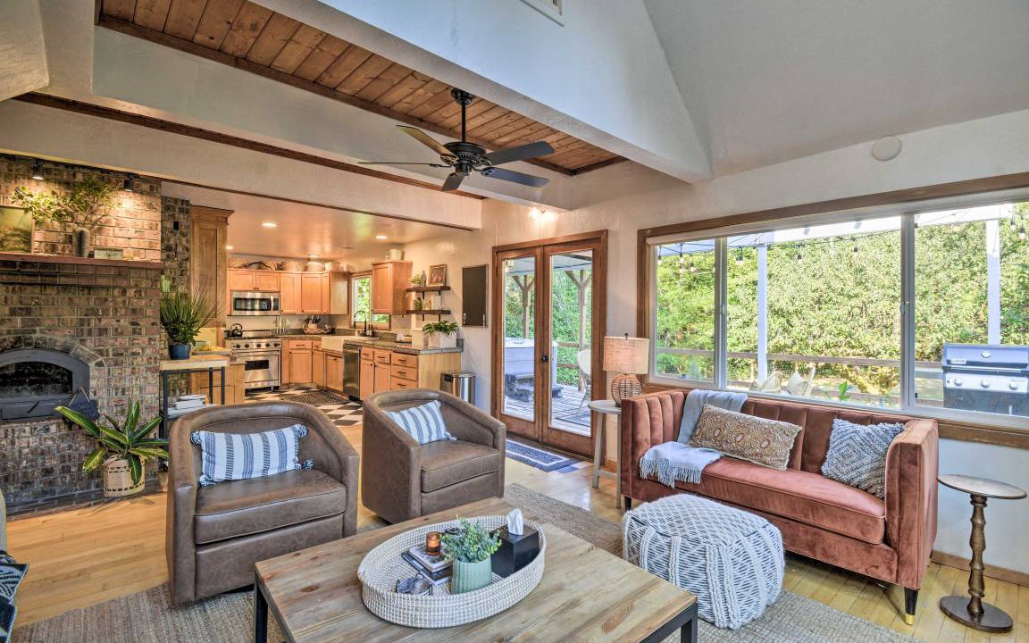 Photo of Livingroom in Lakebay