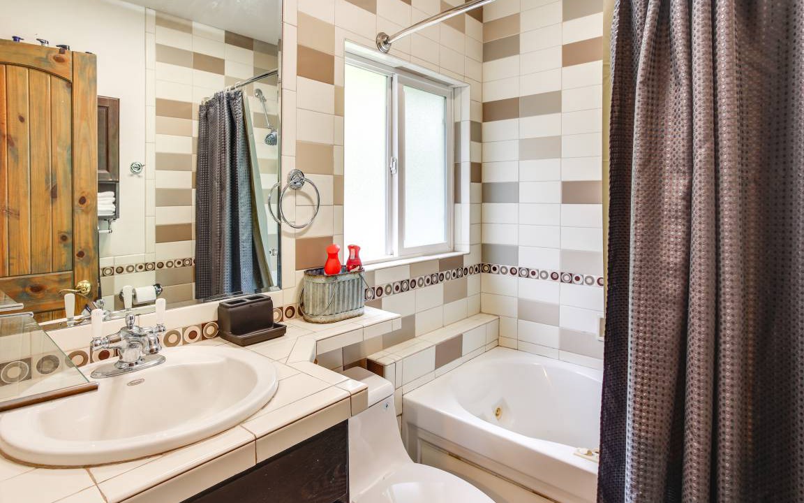 Photo of Bathroom in Lakewood