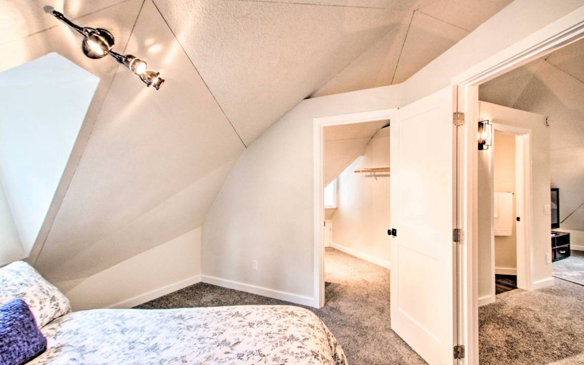 Photo of Bedroom in Eatonville