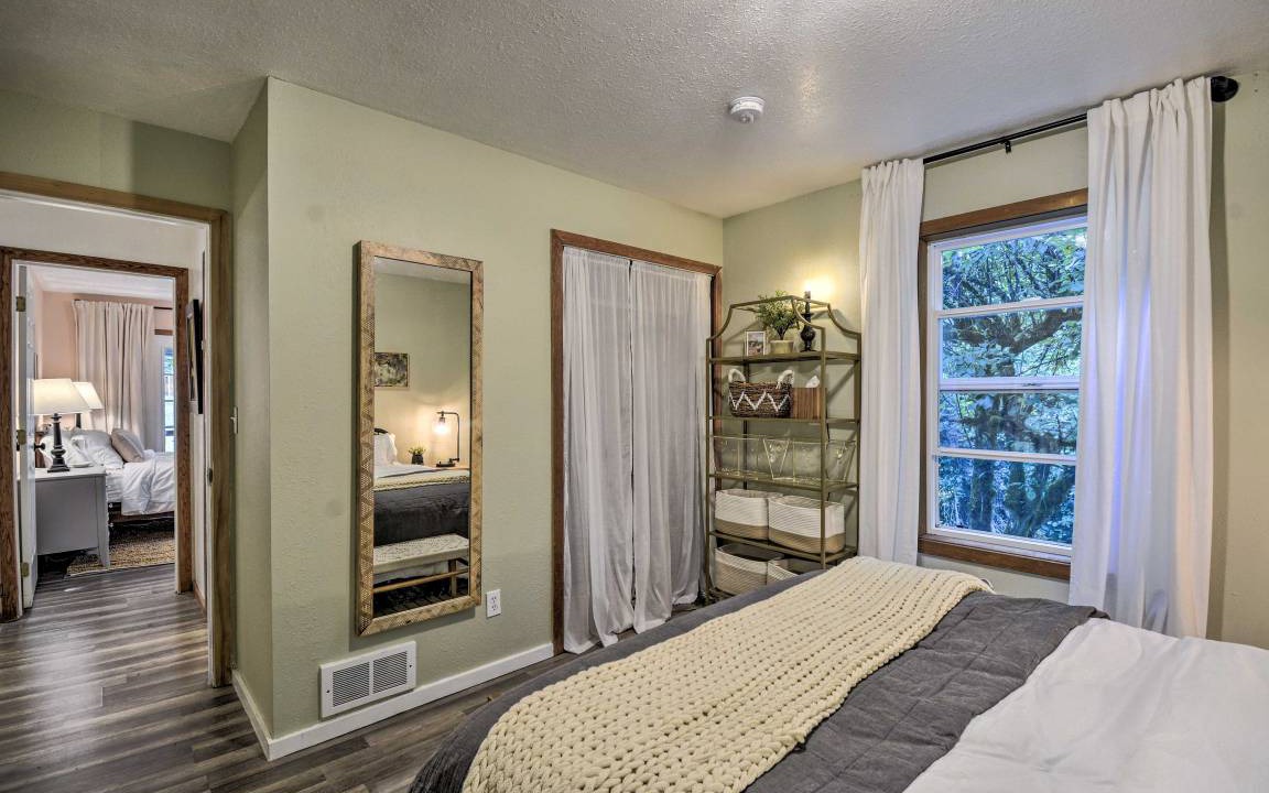 Photo of Bedroom in Lakebay