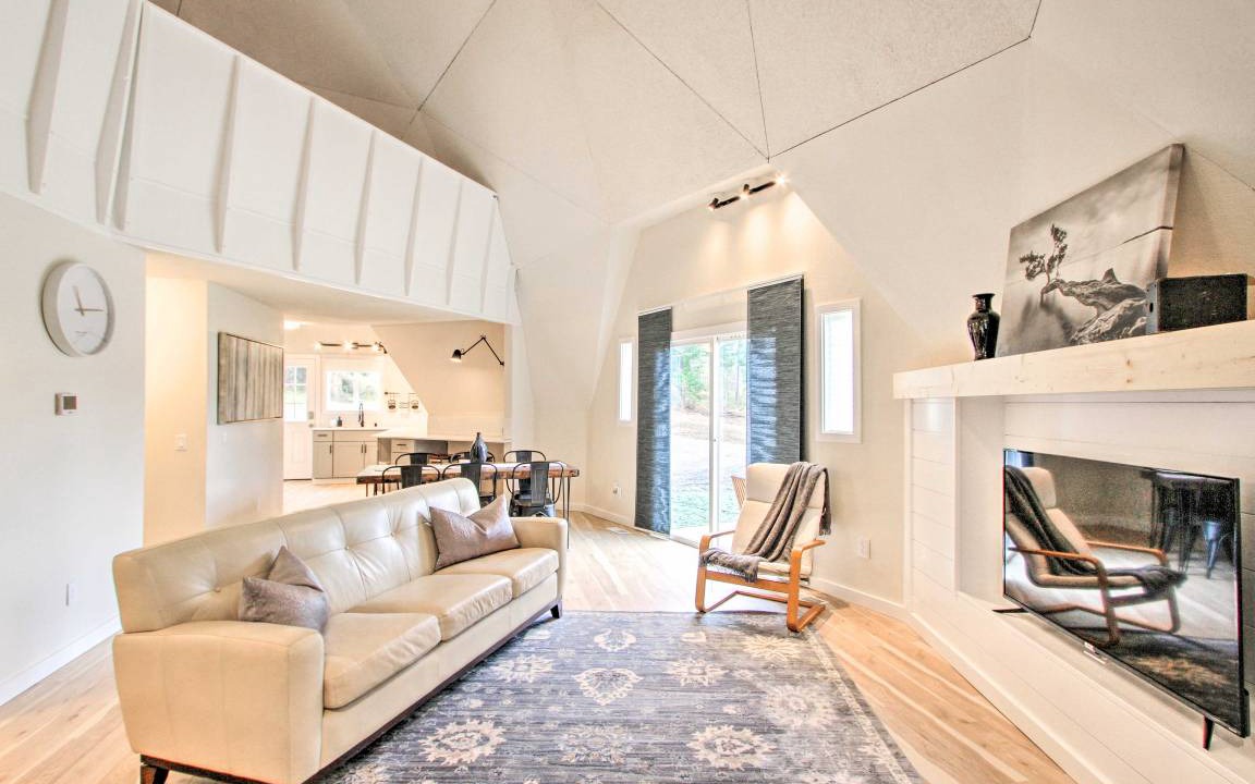 Photo of Livingroom in Eatonville