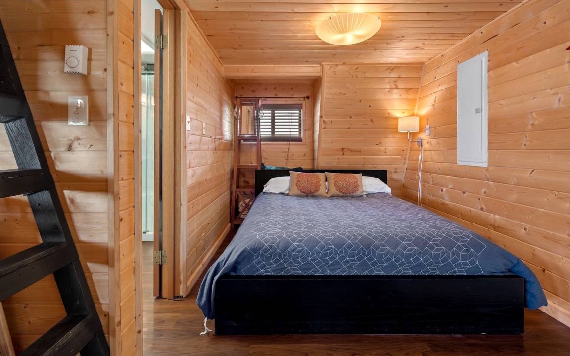 Photo of Bedroom in Lakebay