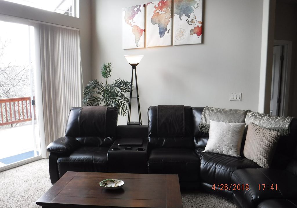 Photo of Livingroom in Klamath Falls
