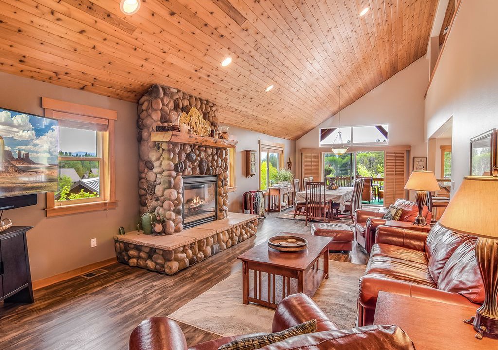 Photo of Livingroom in Ronald