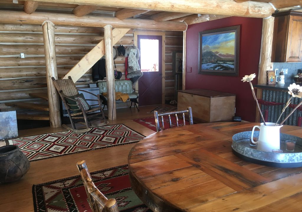 Photo of Livingroom in Victor
