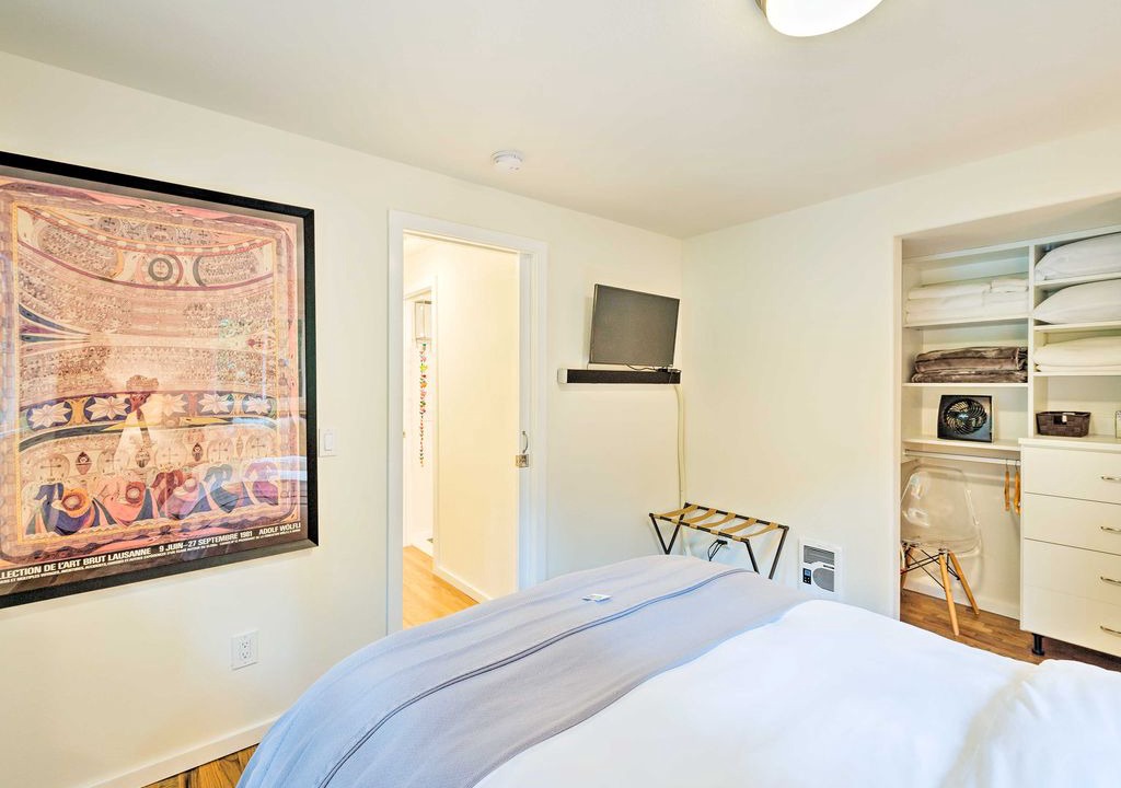 Photo of Bedroom in Clinton