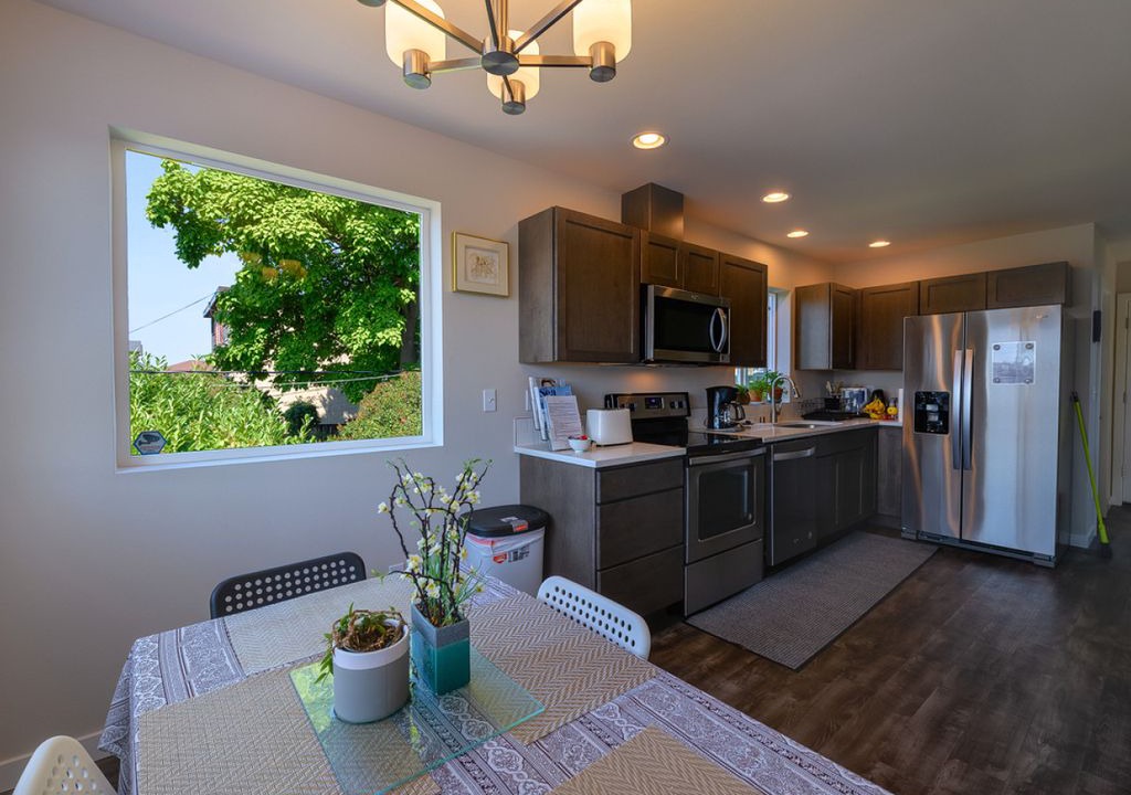 Photo of Livingroom in Eastlake