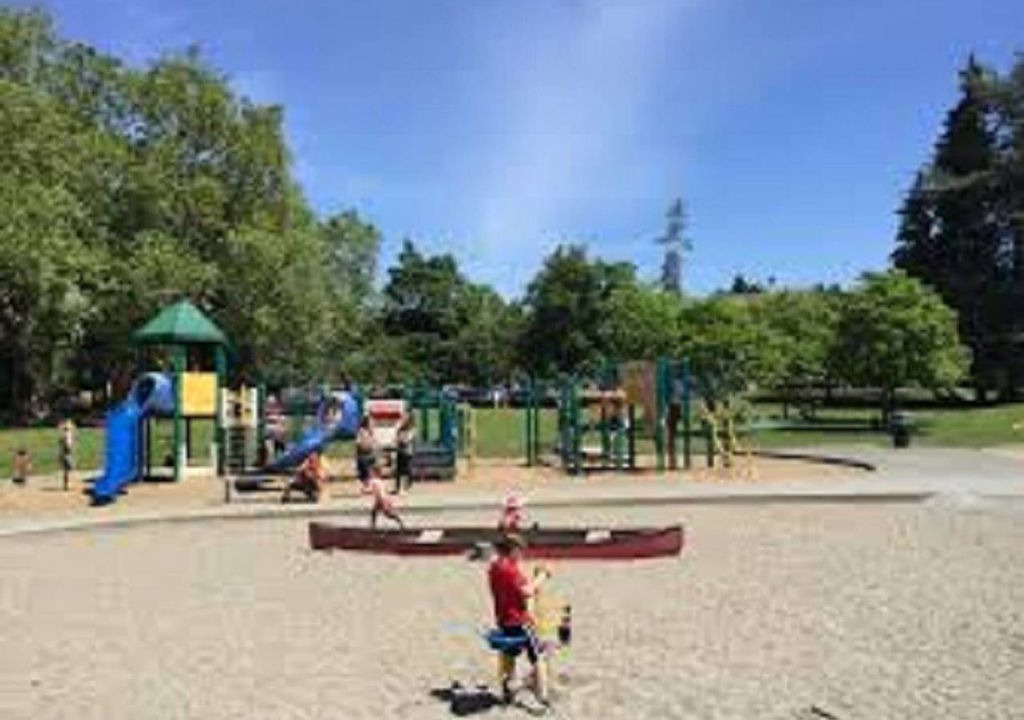 Photo of Others in Green Lake