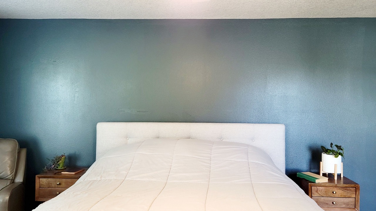 Photo of Bedroom in North Image