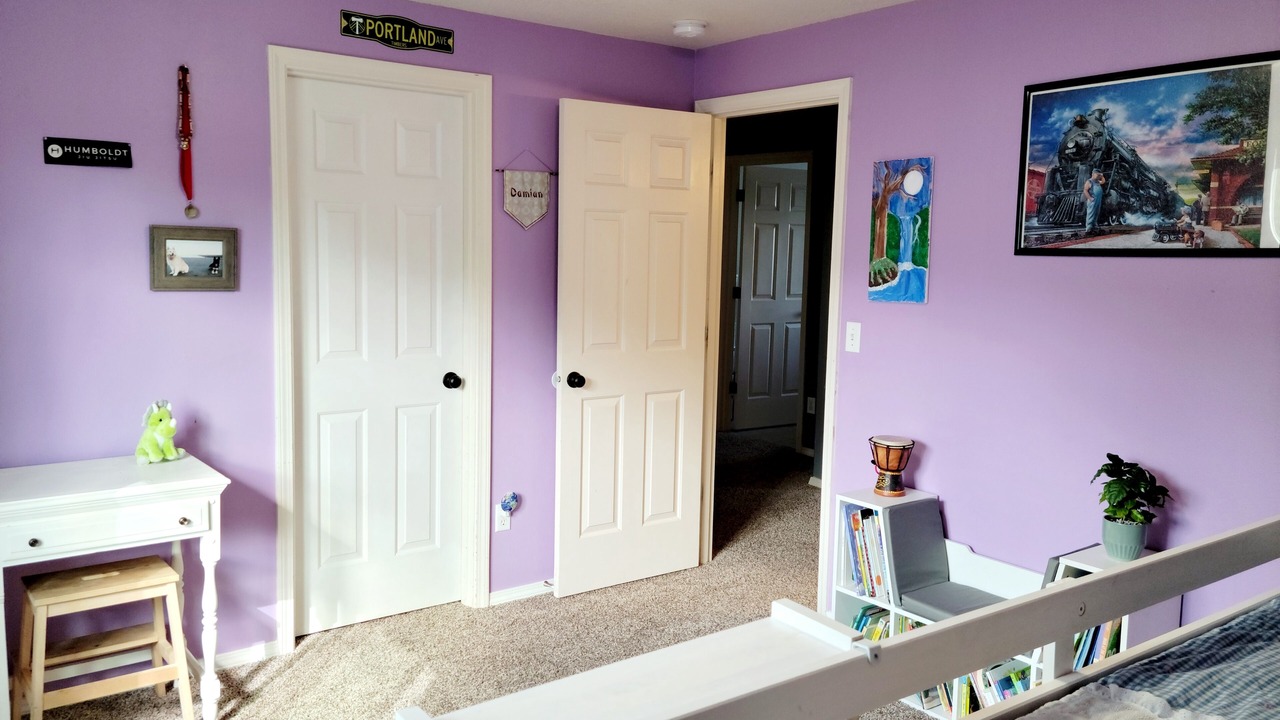 Photo of Bedroom in North Image