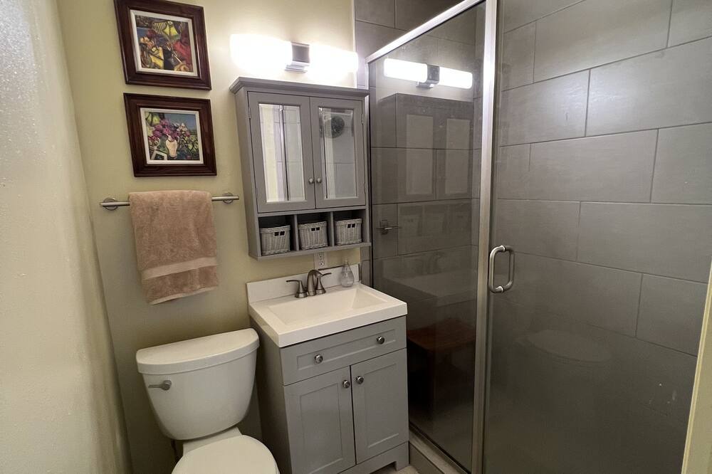 Photo of Bathroom in Kenmore