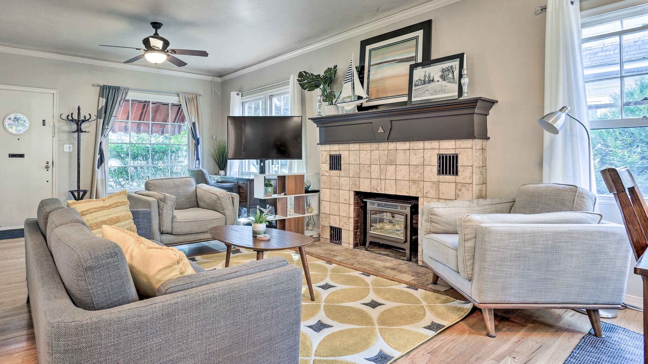 Photo of Livingroom in North End