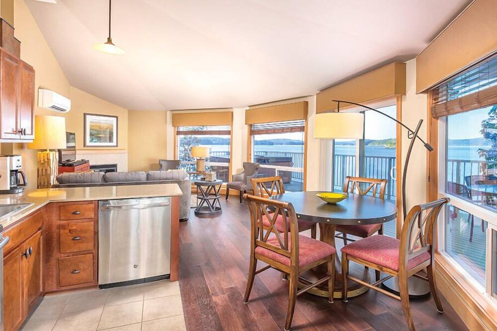 Photo of Kitchen in Deer Harbor