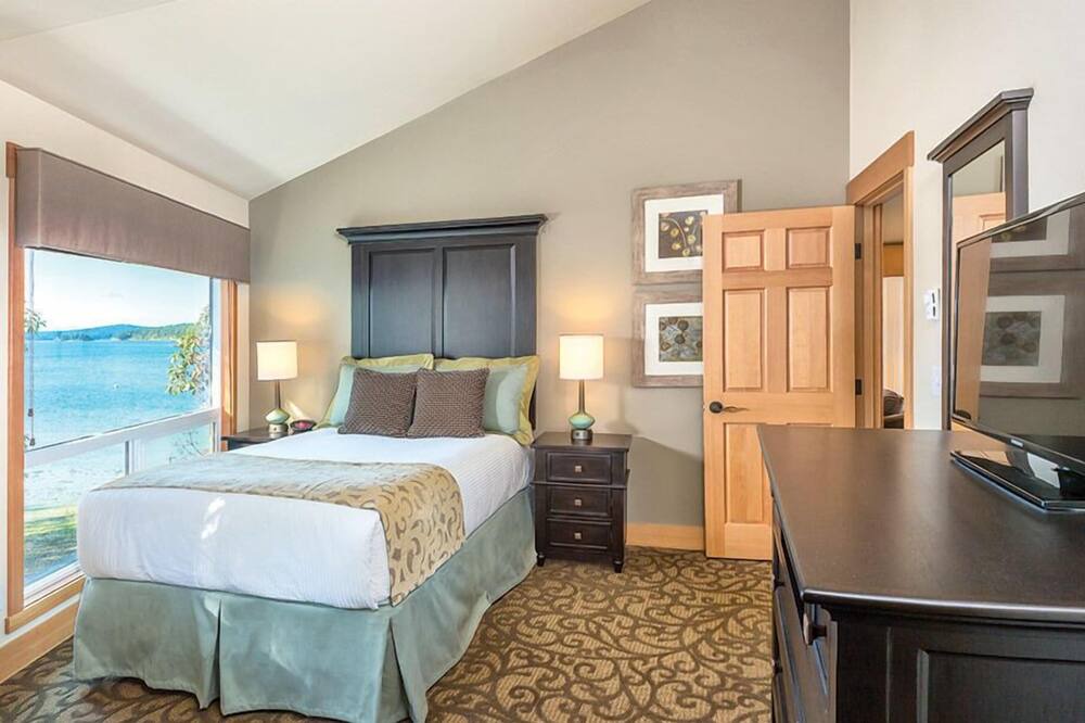 Photo of Bedroom in Deer Harbor