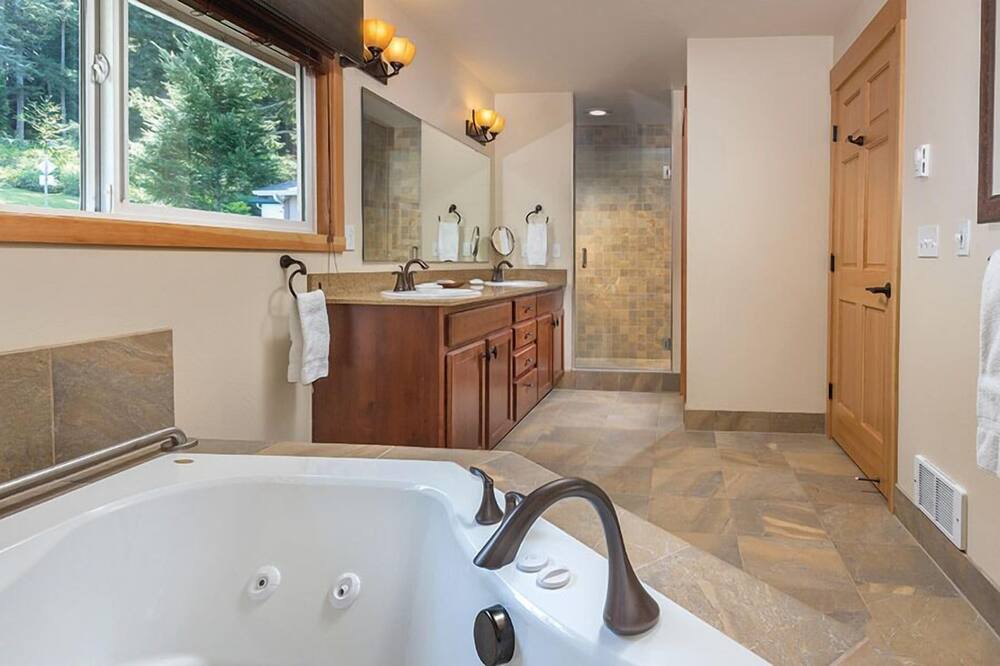 Photo of Bathroom in Deer Harbor