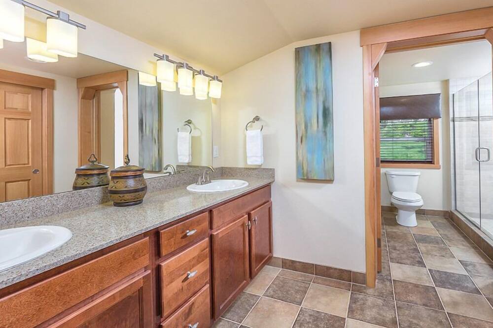 Photo of Bathroom in Deer Harbor