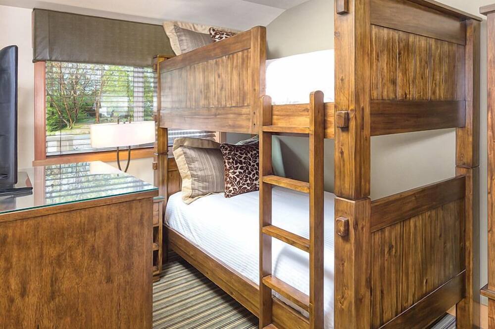 Photo of Bedroom in Deer Harbor