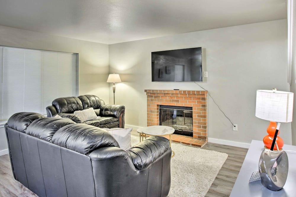 Photo of Livingroom in University Place