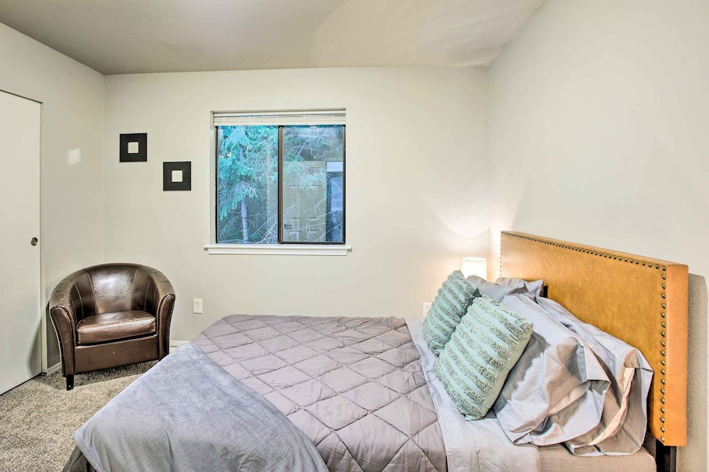 Photo of Bedroom in University Place