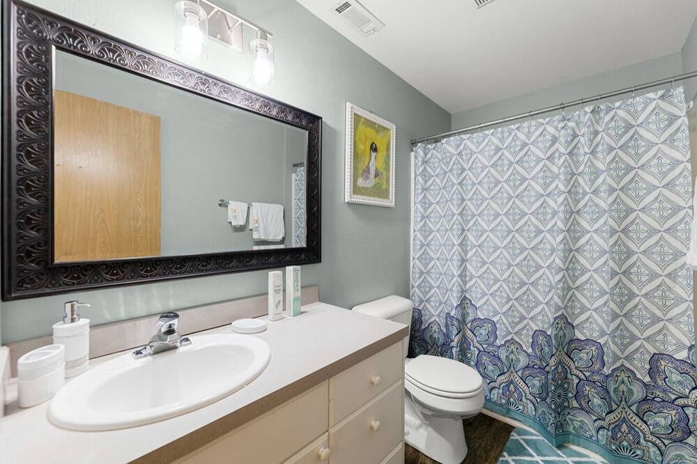 Photo of Bathroom in Pleasant Valley