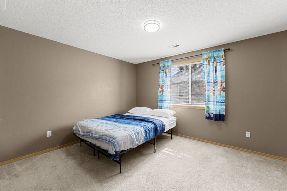 Photo of Bedroom in Pleasant Valley