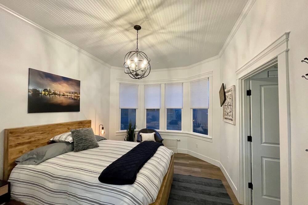 Photo of Bedroom in Poulsbo