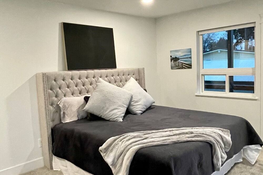 Photo of Bedroom in Poulsbo