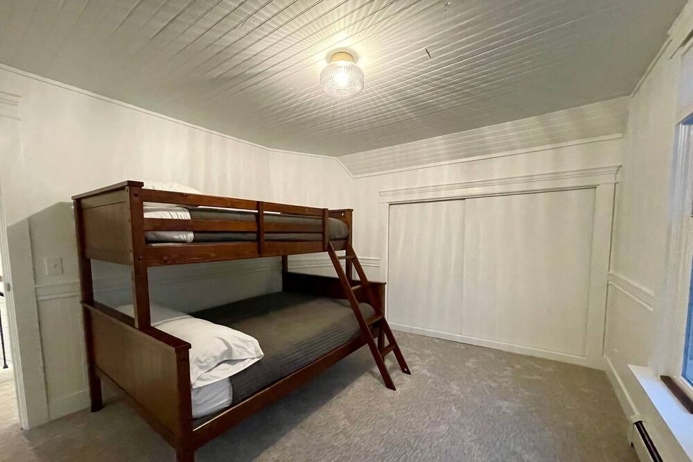 Photo of Bedroom in Poulsbo
