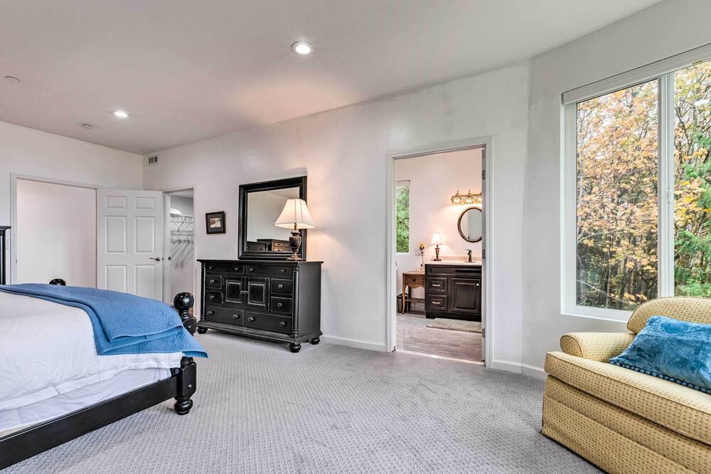 Photo of Bedroom in Issaquah