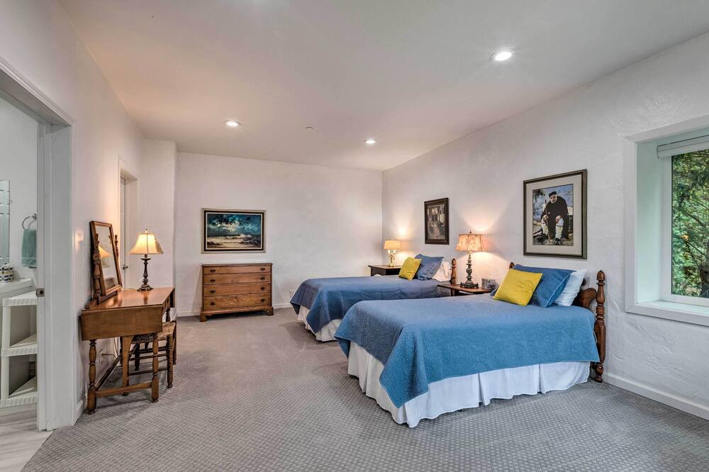 Photo of Bedroom in Issaquah