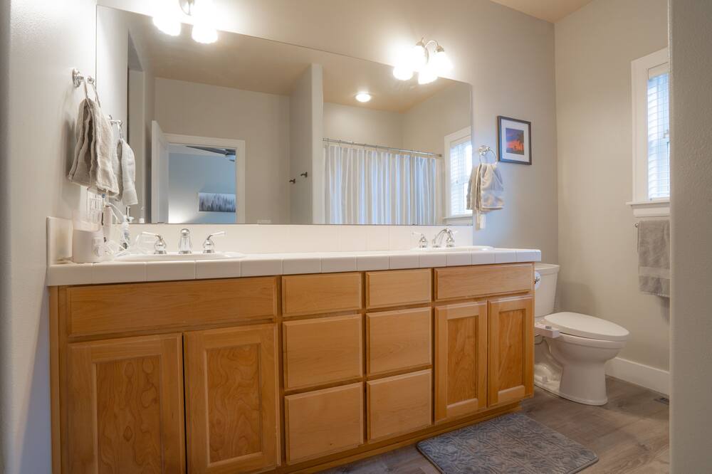 Photo of Bathroom in Westbrook Meadows