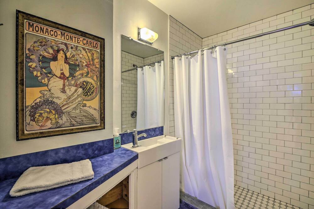 Photo of Bathroom in Lakeridge
