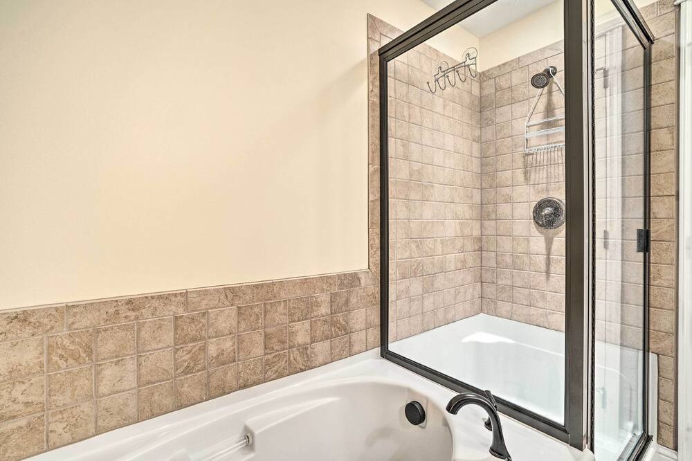 Photo of Bathroom in Oroville
