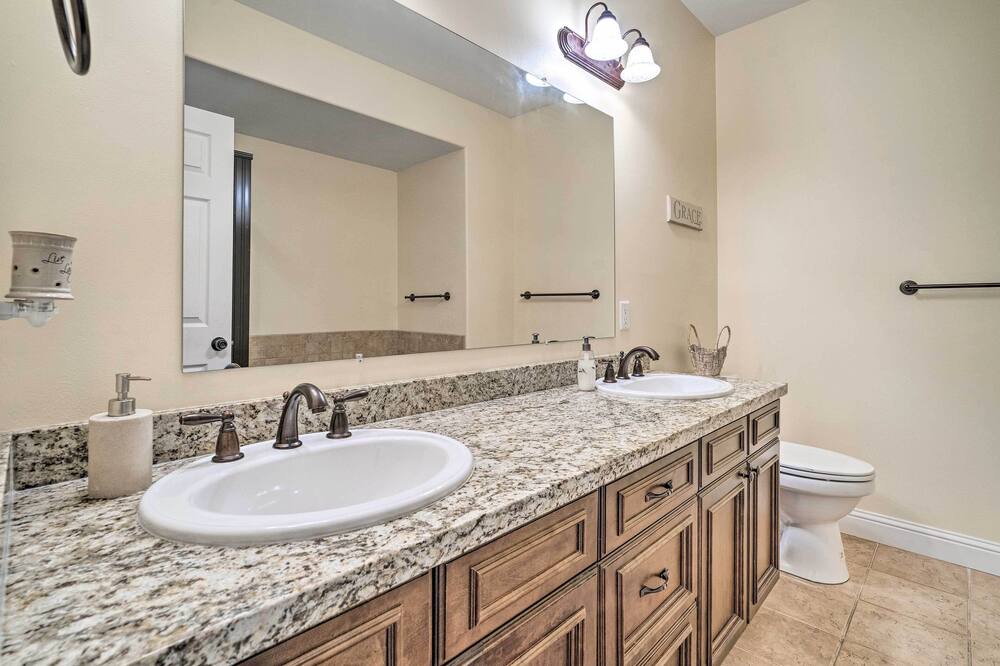 Photo of Bathroom in Oroville