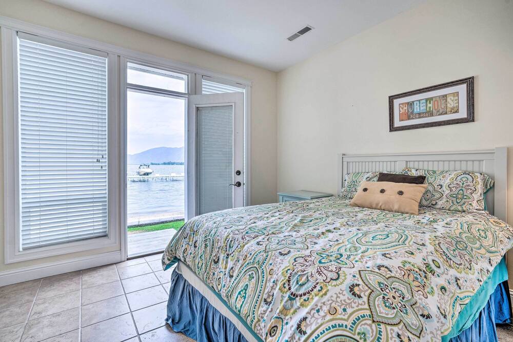 Photo of Bedroom in Oroville