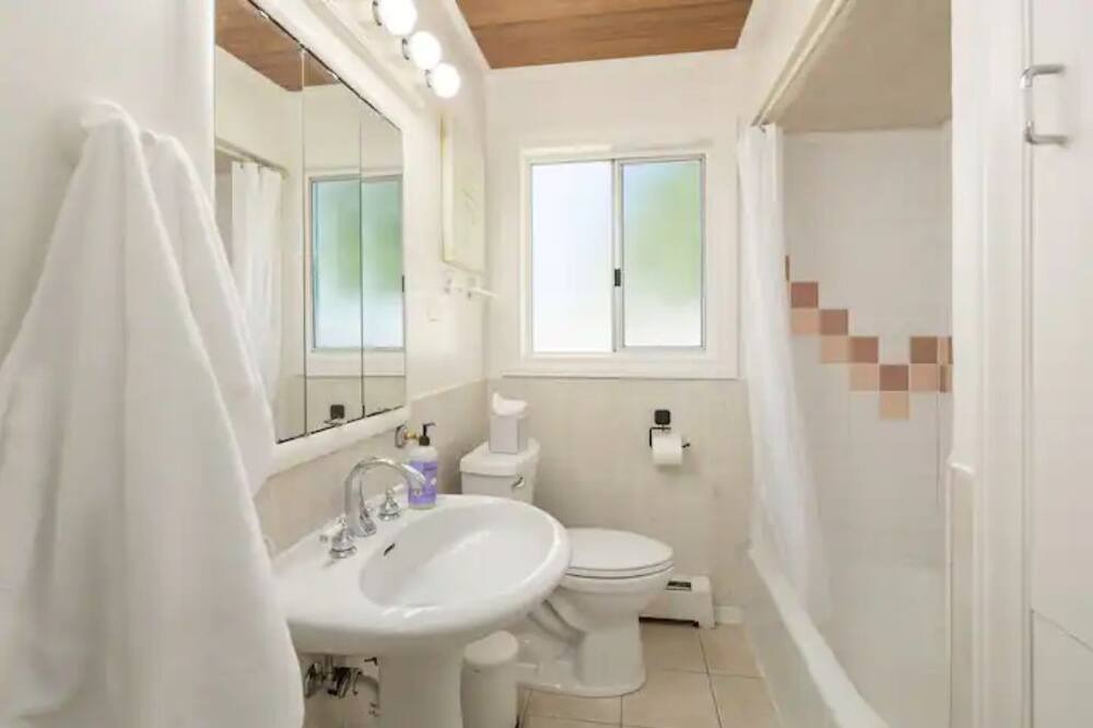 Photo of Bathroom in Greenwood